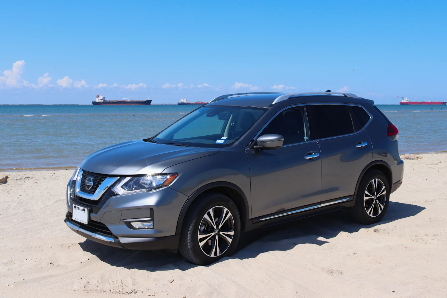 trash containers for Nissan Rogue
